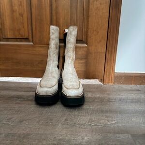 Stylish Cream Women's Boots